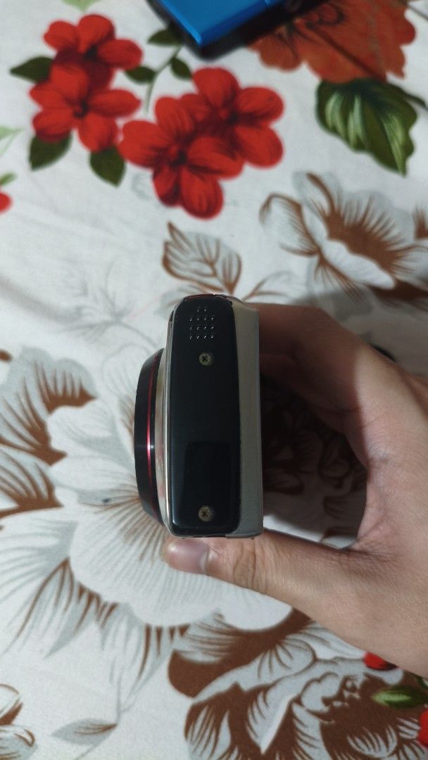 Fujifilm FinePix 550EXR Digicam (Category: Cameras) located in Pasay City. Submitted by re1ch (Listing ID 1462214153, Image 3). Description: Selling my Fujifilm FinePix F550EXR • 16MP EXR CMOS • 15X optical zoom • 24–360mm equivalent lens • Pop-up flash • Vintage digicam / CCD-CCD-like Fujifilm look • Fully functional • No functional issues • Zoom, flash, LCD, buttons and camera functions working Condition: Camera is fully working. Has visible co