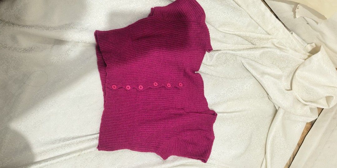 FUSCHIA pink knitted top for large frame (Category: Activewear) located in Tuguegarao City. Submitted by zenphoenix-7ad615 (Listing ID 1462080990, Image 2). Description: FUSCHIA pink crop top knitted for large frame.