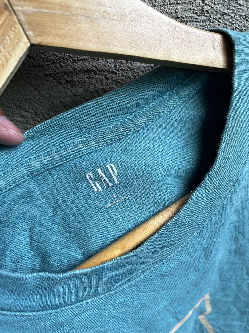 GAP (Category: Tshirts & Polo Shirts ) located in Cagayan de Oro. Submitted by rewornthriftph (Listing ID 1462043073, Image 3). Description: width: 22.5 length: 28.5 large | OVERSIZED also on medium Color rate: 9.5/10 Issue: NEED WASH In EXCELLENT Condition See details and reference on slides Payment Methods: GCASH/JNT PLS MANAGE YOUR EXPECTATIONS. THRIFT ITEMS, NO CANCELLATION ₱500.