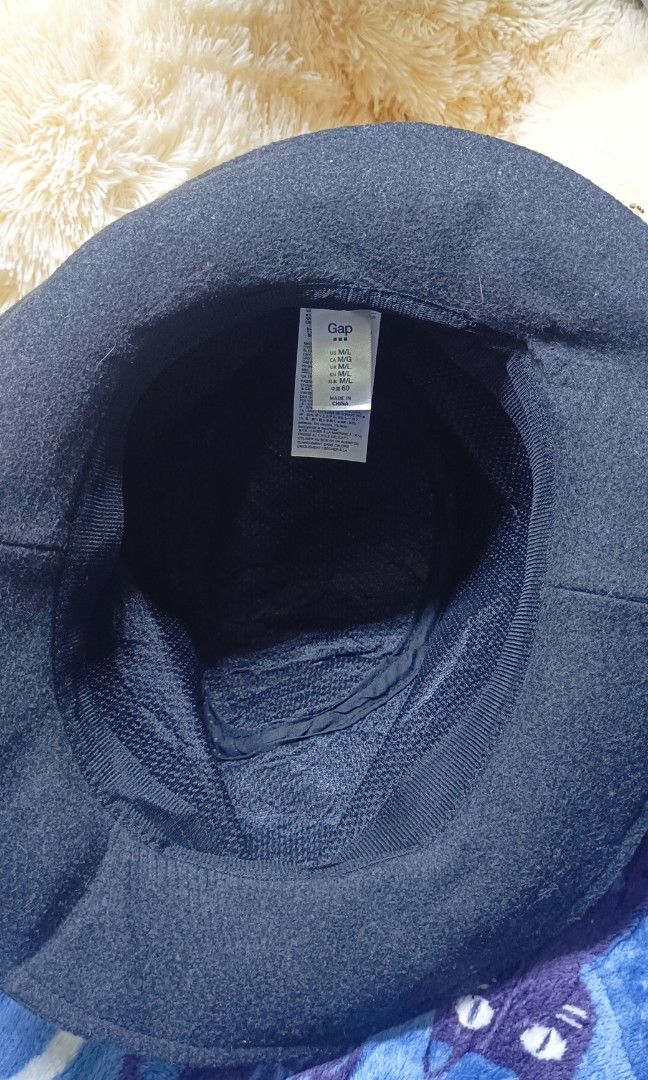Gap bucket hat (Category: Caps & Hats) located in General Santos City (Dadiangas). Submitted by japan-ukay (Listing ID 1462174734, Image 2). Description: .