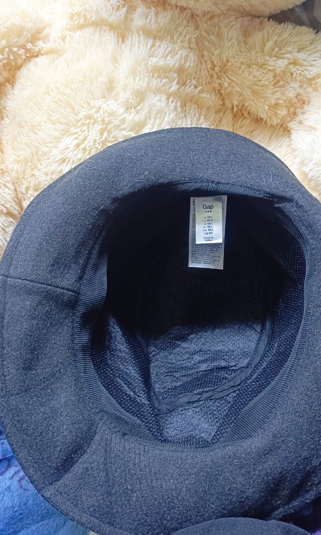 Gap bucket hat (Category: Caps & Hats) located in General Santos City (Dadiangas). Submitted by japan-ukay (Listing ID 1462174734, Image 3). Description: .