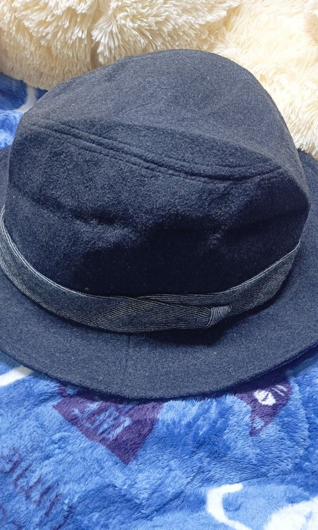 Gap bucket hat (Category: Caps & Hats) located in General Santos City (Dadiangas). Submitted by japan-ukay (Listing ID 1462174734, Image 1). Description: .
