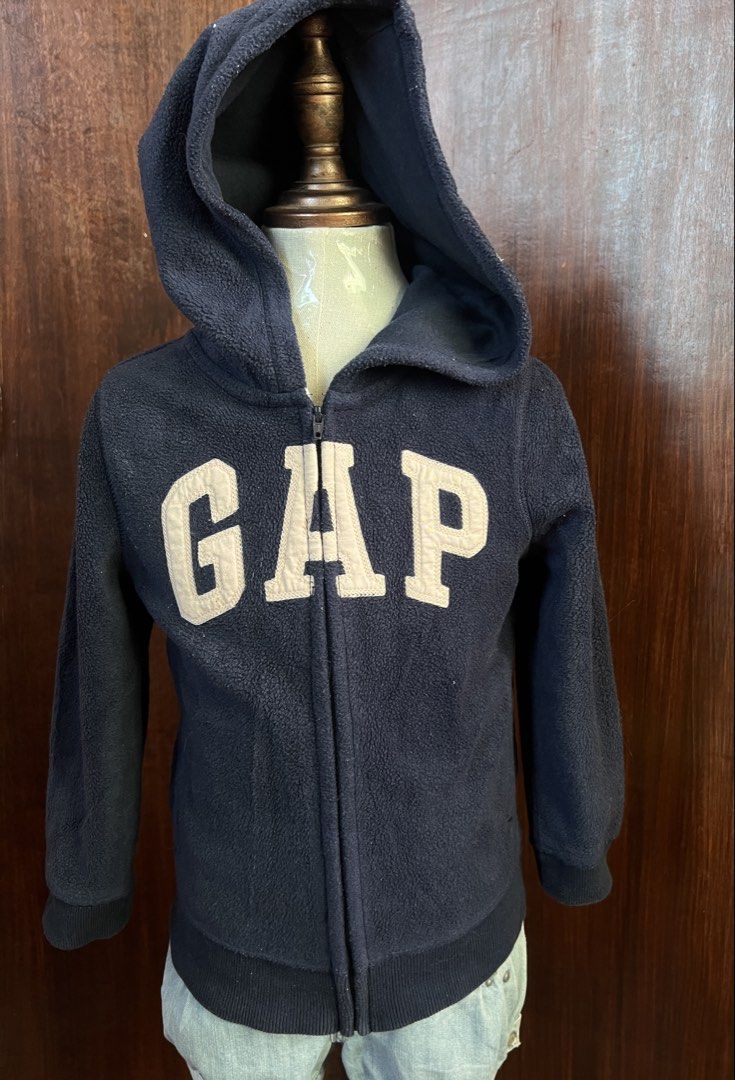 Gap Hoodie Fullzip Jacket 4T (Category: Babies & Kids Fashion) located in Amadeo. Submitted by mavmadel (Listing ID 1462124351, Image 1). Description: -4t tag -excellent tol like new ***All items is in excellent to like new condition unless otherwise stated if there’s flaws/issue. **price is already fixed ! Worth for its price based on its condition Loc: cavite.