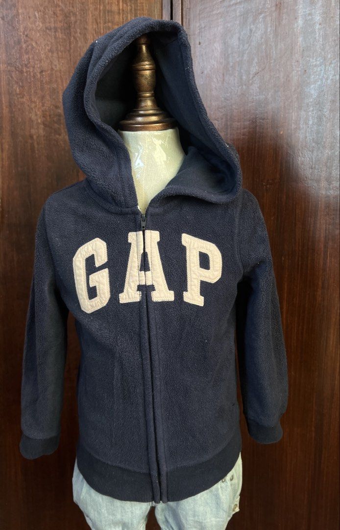 Gap Hoodie Fullzip Jacket 4T (Category: Babies & Kids Fashion) located in Amadeo. Submitted by mavmadel (Listing ID 1462124351, Image 2). Description: -4t tag -excellent tol like new ***All items is in excellent to like new condition unless otherwise stated if there’s flaws/issue. **price is already fixed ! Worth for its price based on its condition Loc: cavite.