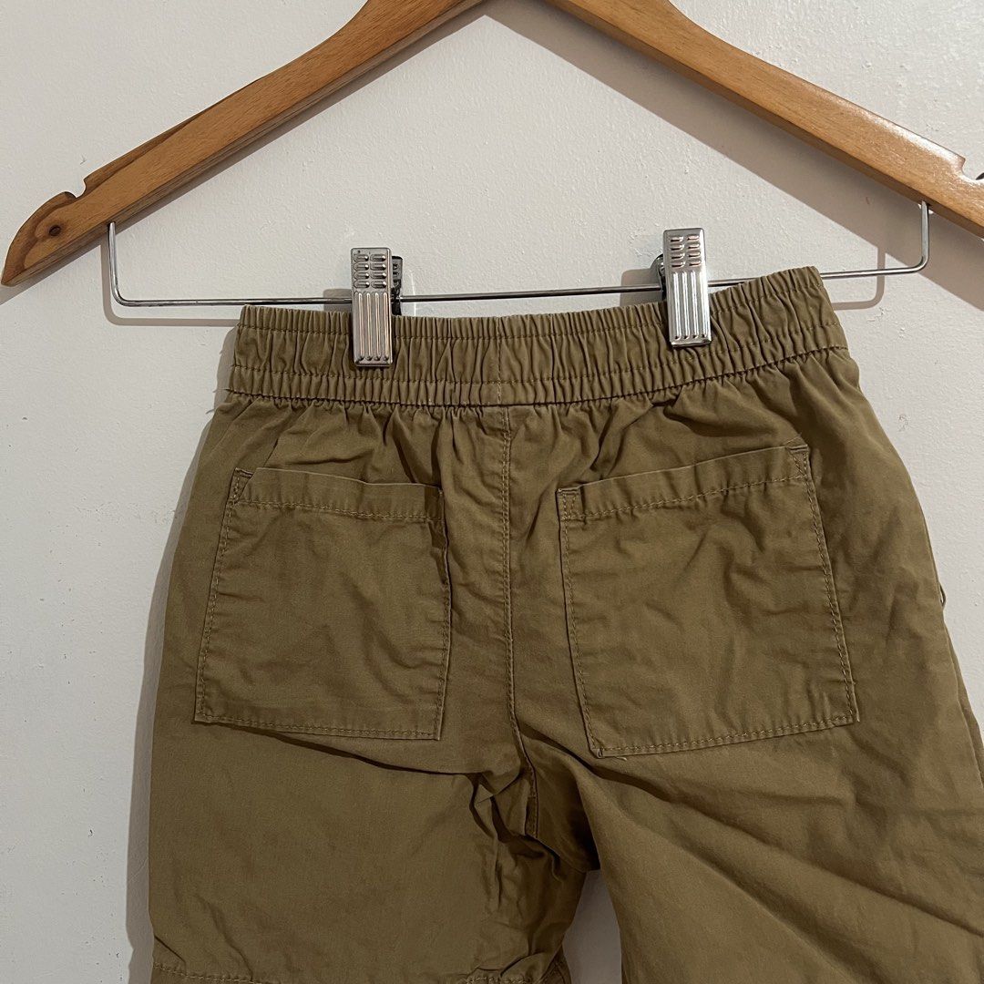 Gap khaki shorts (Category: Babies & Kids Fashion) located in Manila. Submitted by ourburstingwardrobe_ (Listing ID 1462064218, Image 3). Description: Size 5 In great condition.
