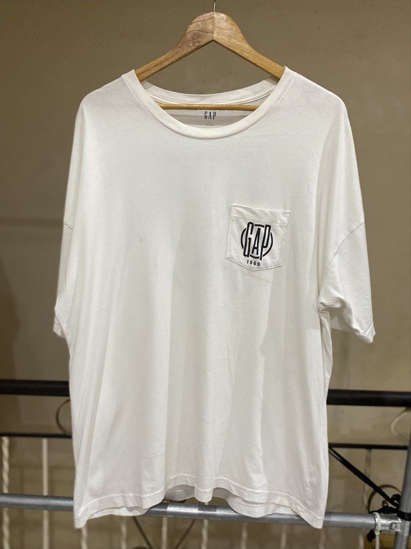 Gap Pocket Tee (Category: Tshirts & Polo Shirts ) located in Rizal. Submitted by channzy (Listing ID 1462064504, Image 2). Description: PAYMENT FIRST‼️ 🚚 COURIER J&T or Lalamove For meetup Cogeo, Antipolo only.