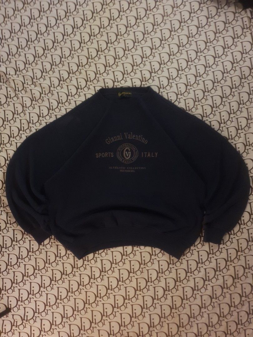Gianni Valentino sweater (Category: Coats, Jackets and Outerwear) located in San Fernando. Submitted by retro.district. (Listing ID 1462251930, Image 1). Description: - Gianni Valentino sweater fully embroid - Size: Large - Condition: Excellent - issue: Minimal fadings - Color Rate: 9.5/10.