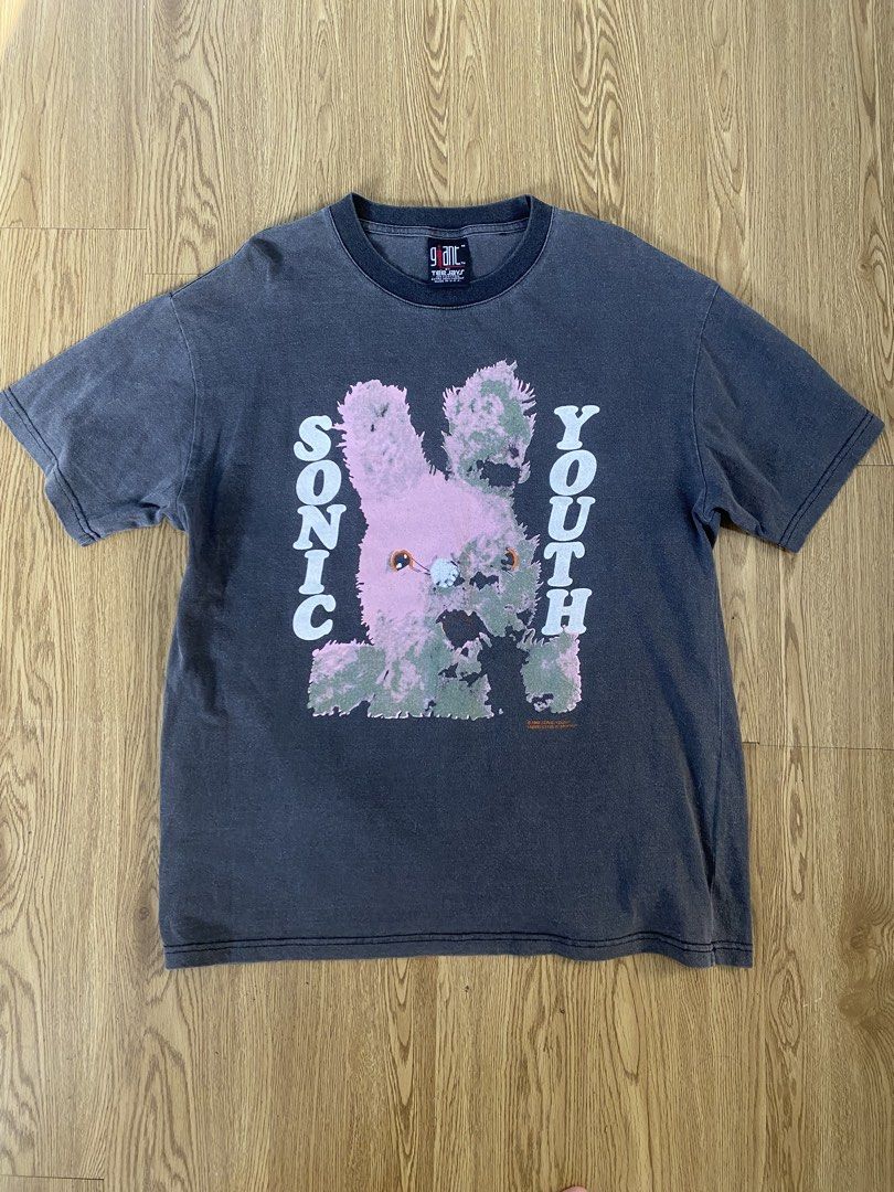 GIANT SONIC YOUTH (Category: Tshirts & Polo Shirts ) located in Cebu City. Submitted by thrift_tired (Listing ID 1462177999, Image 1). Description: Excellent condition Minor cracks on print Colorate 9.5 L-29 W-21 📍LOCATION : CEBU CITY (SAMBAG 1) Dm for more details 📩📩.