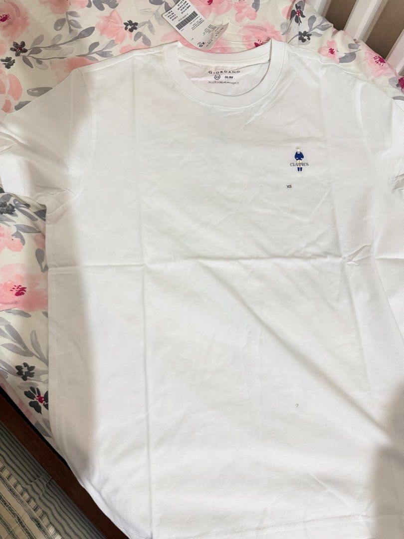 Giordano Classics White T-shirt XS (Category: Shirts) located in Cebu City. Submitted by cutexoxoshop (Listing ID 1462053417, Image 1). Description: - Giordano Classics White T-Shirt - Size XS - Small embroidered logo on chest - Brand new with tags attached - Ideal basic tee for everyday wear.