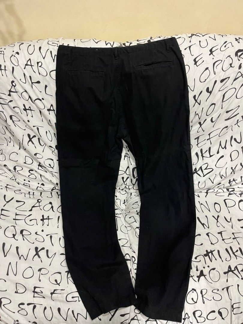 Giordano inno khakis pants (Category: Chinos) located in Quezon City. Submitted by michypeachyy1 (Listing ID 1462133914, Image 3). Description: 300 plus shipment only 36 inches waist 41.5 inches length.