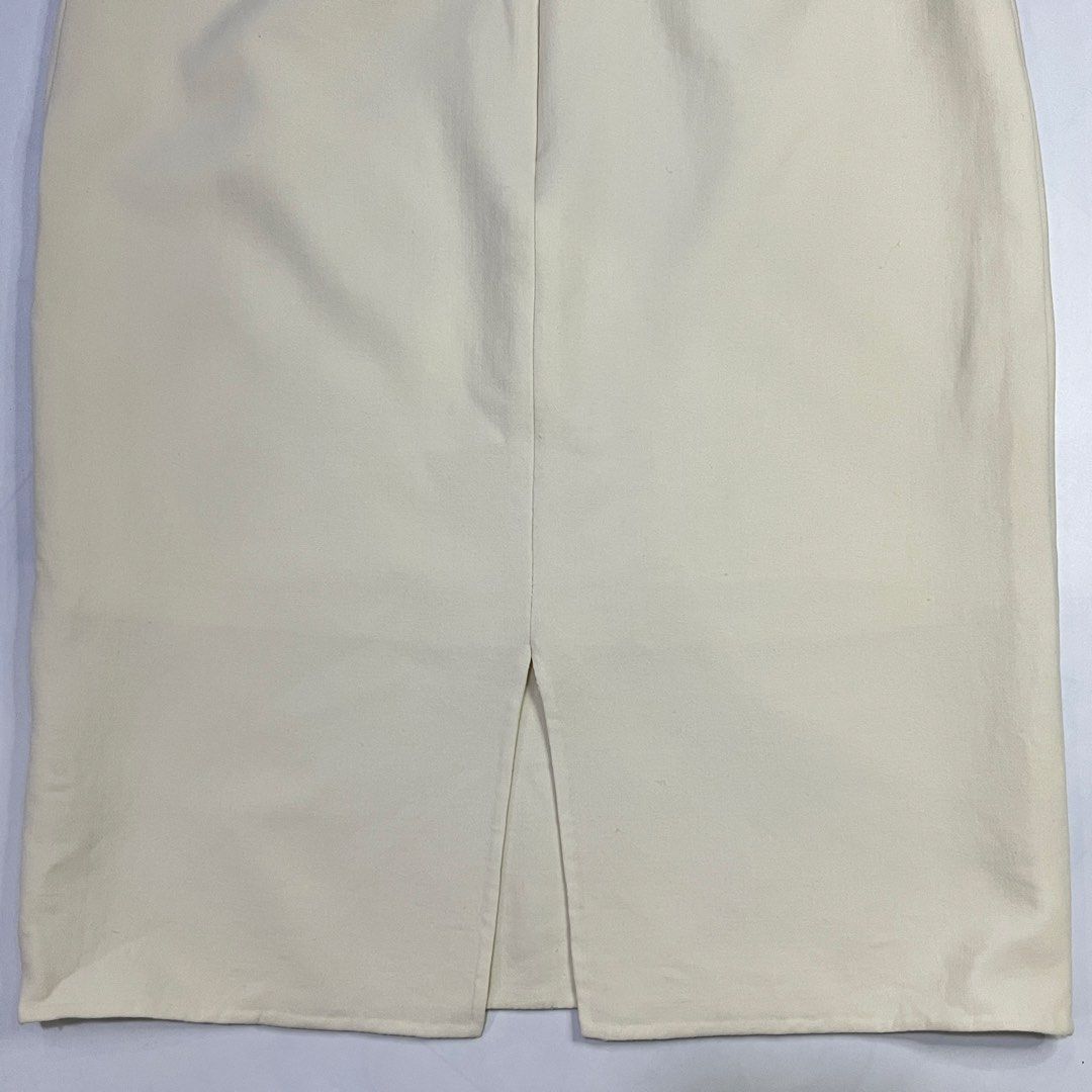 GIORGIO ARMANI PENCIL SKIRT (Category: Luxury Apparel) located in Bacolod City. Submitted by the.finest (Listing ID 1462202146, Image 3). Description: Giorgio Armani Pencil Skirt Waistline: 26 Length: 22.5 Condition: 9/10 3,000+shipping fee.