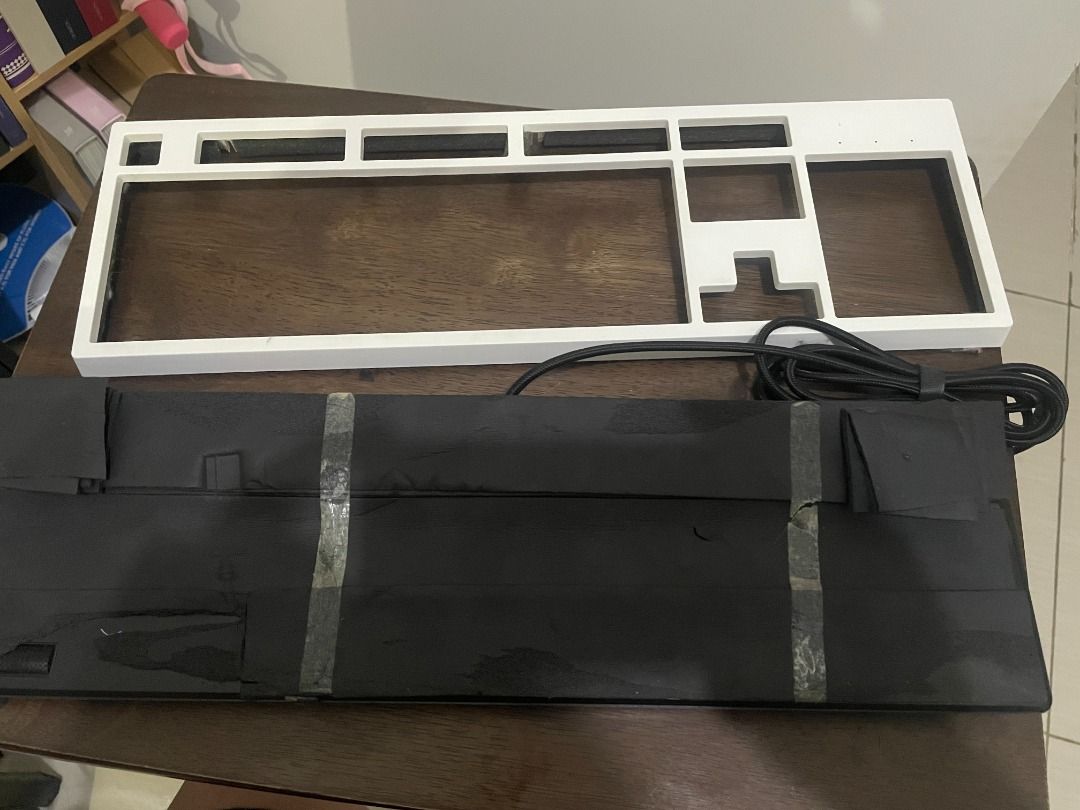 Glorious GMMK-RGB Custom Full Layout Mechanical Keyboard (Category: Computer Keyboard) located in Quezon City. Submitted by dfntlymybe (Listing ID 1462147490, Image 3). Description: Hot swappable switches. Put in padding for more comfort. They can easily be removed though so if it's not to your preference, you may remove it. Reason for selling - extra keyboard Preferred mode of payment - BPI Mobile Transfer, or GCash Shipping method - Grab, Lalam