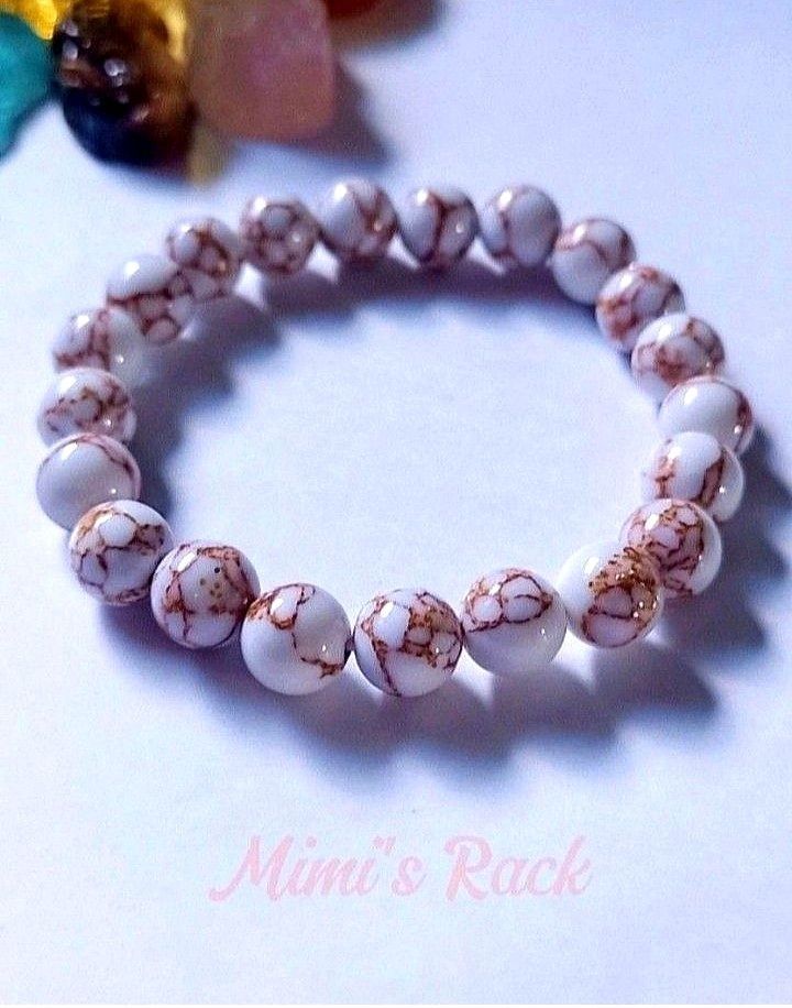 GOLDEN HOWLITE BRACELET (Category: Bracelets) located in Taguig. Submitted by mimisrack (Listing ID 1462177020, Image 3). Description: 🤍Calming energy of howlite enhanced with warm golden tones for confidence and positivity -Golden Howlite promotes peace, patience, and emotional balance -Helps calm an overactive mind while encouraging clear thinking -Golden hue symbolizes optimism, confidence, and positive energy -Supports stress relief and emot