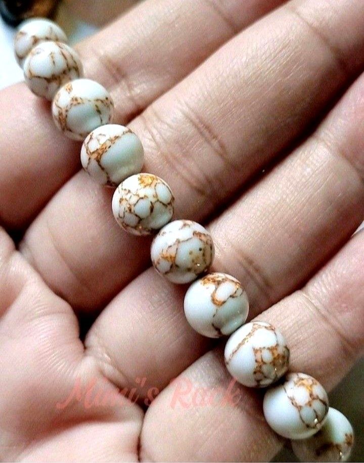 GOLDEN HOWLITE BRACELET (Category: Bracelets) located in Taguig. Submitted by mimisrack (Listing ID 1462177020, Image 2). Description: 🤍Calming energy of howlite enhanced with warm golden tones for confidence and positivity -Golden Howlite promotes peace, patience, and emotional balance -Helps calm an overactive mind while encouraging clear thinking -Golden hue symbolizes optimism, confidence, and positive energy -Supports stress relief and emot