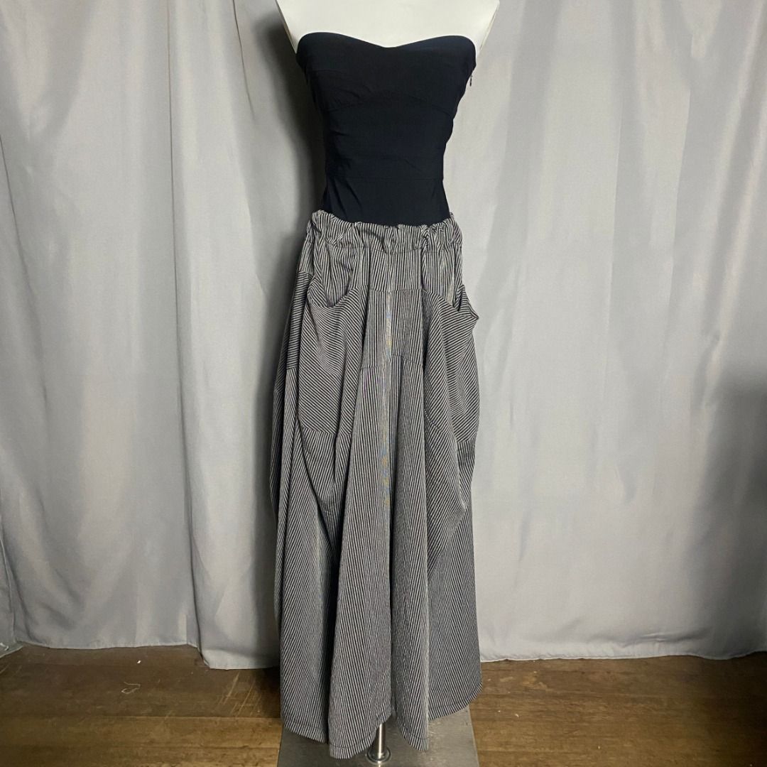 Gray black stripes voluminous wide leg featuring oversized draped pockets (Category: Other Bottoms) located in Las Pinas. Submitted by ipickyou (Listing ID 1462190893, Image 1). Description: Unwashed Condition: 10/10 𝗠𝗲𝗮𝘀𝘂𝗿𝗲𝗺𝗲𝗻𝘁𝘀 𝘄𝗵𝗲𝗻 𝗹𝗮𝗶𝗱 𝗳𝗹𝗮𝘁: -Waist: 12 -18” -Length: 36” -Inseam: 14” .