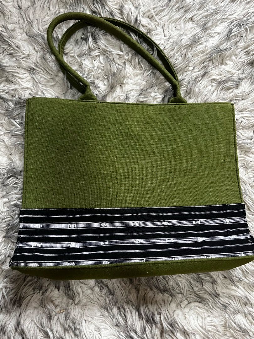 Green Canvas Tote Bag with Striped Accent (Category: Tote Bags) located in Manila. Submitted by anngeline_reyes (Listing ID 1462169633, Image 1). Description: 👜 𝐆𝐫𝐞𝐞𝐧 𝐂𝐚𝐧𝐯𝐚𝐬 𝐓𝐨𝐭𝐞 𝐁𝐚𝐠 𝐰𝐢𝐭𝐡 𝐒𝐭𝐫𝐢𝐩𝐞𝐝 𝐀𝐜𝐜𝐞𝐧𝐭 Price: ₱280 plus shipping • Preloved — good condition • Green canvas material with black & white striped accent • Spacious and perfect for everyday use • Please see photos for actual condition “Sure buyer only” 