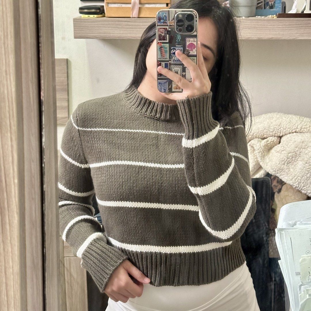 Green Striped Semi Crop Sweater (Category: Longsleeves) located in Cainta. Submitted by yayitsianm (Listing ID 1460351148, Image 2). Description: so cute!.