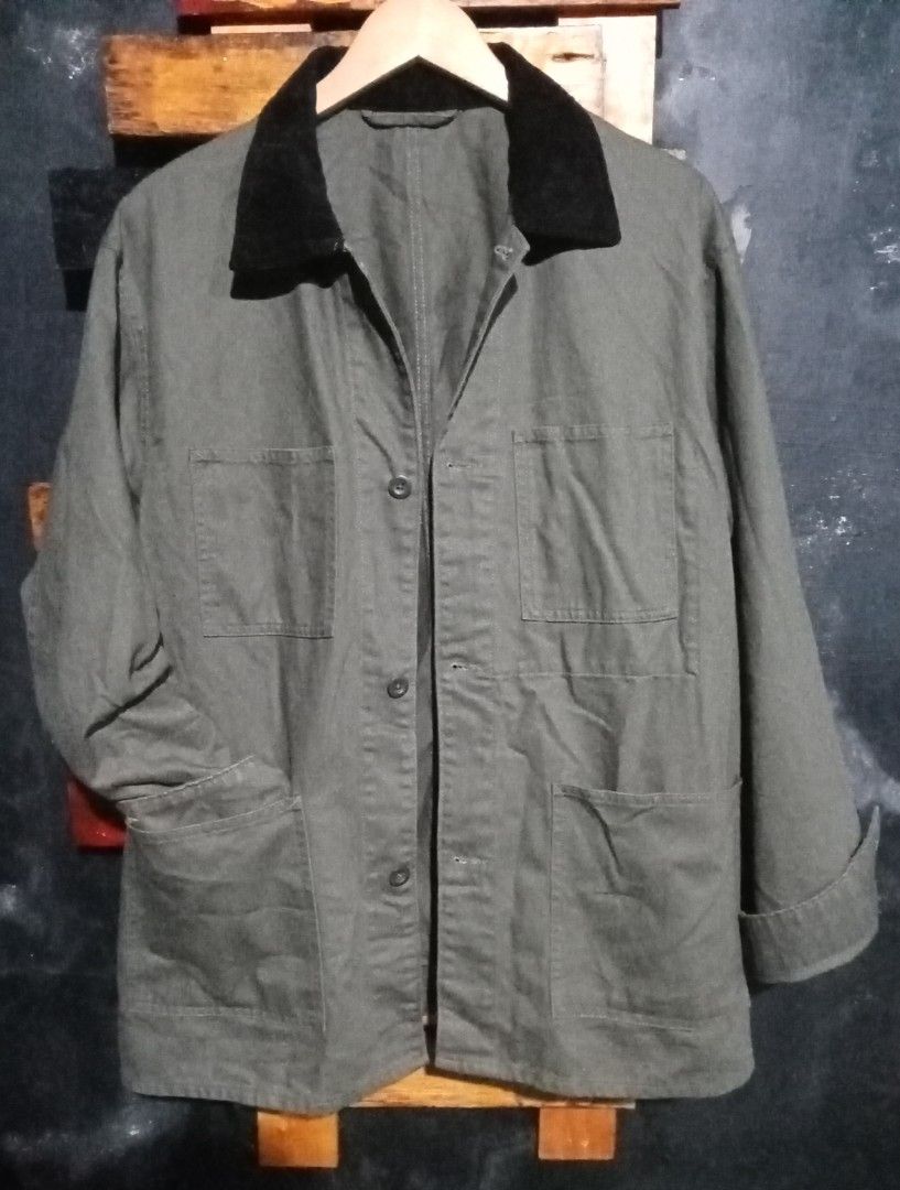 GU Japanese utility jacket (Category: Coats, Jackets and Outerwear) located in Caloocan City. Submitted by calmcat_6fd4f7 (Listing ID 1462049811, Image 1). Description: - Olive green workwear jacket - Features a stylish corduroy collar - Classic button-up front - Ample storage with two chest pockets and two large hip pockets - Tagged size L (Measurements: 23" Width, 30" Length, 24" Arm) - Proudly made in Bangladesh.
