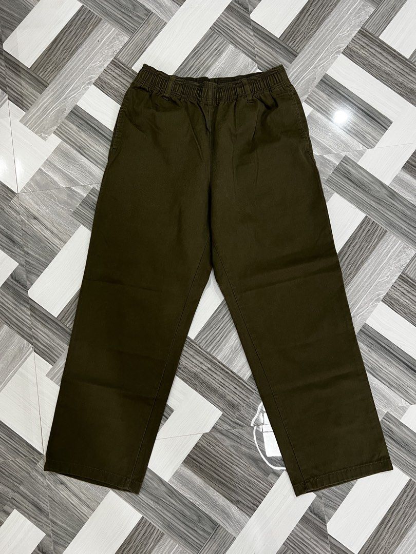 GU Olive Green Pants (Category: Jeans) located in Baguio. Submitted by zyddd014 (Listing ID 1462182925, Image 1). Description: GU Olive Green pants W: 30-32 L: 38 Hita: 13 Leg opening: 8.5 Excellent 500 Baguio.