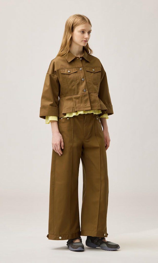 GU rokh balloon pants (Category: Jeans) located in Manila. Submitted by ourburstingwardrobe_ (Listing ID 1462068393, Image 3). Description: Size Medium Worn for 2 hours only Ordered from GU japan 1,690.00 Very pretty pants in camel brown color.