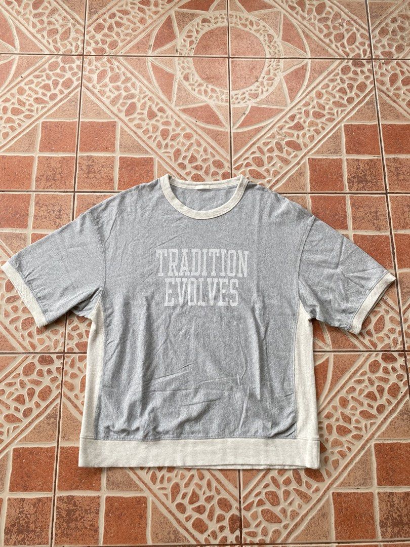 GU tee (Category: Tshirts & Polo Shirts ) located in Cebu City. Submitted by griftandgrind (Listing ID 1462090804, Image 1). Description: Gu tee Excellent condition no issue Color rate: 9.5/10 Size M on tag (21W 26L) Details already posted 385 ship .