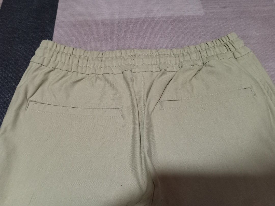 GU Wonder Shape The Circle Stretch Pants S (Category: Other Bottoms) located in Manila. Submitted by jpnbrandedcollection (Listing ID 1462065775, Image 3). Description: For sale‼️‼️ GU JOGGER PANTS FOR WOMEN Size:Small on tag (stretchable) Waistline 28/30 ength 37 350 only Color rate:10/10 Excellent condition/like new Mop gcash ship jnt Pampanga Thank you admin ♥️♥️.