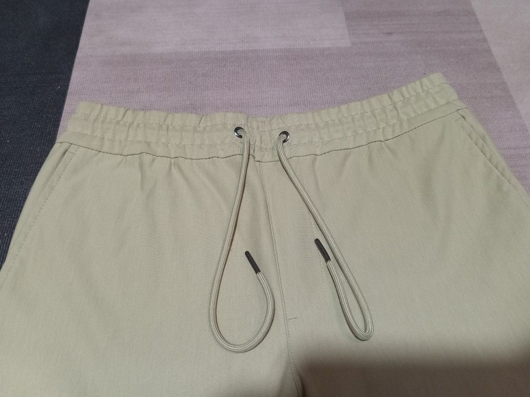 GU Wonder Shape The Circle Stretch Pants S (Category: Other Bottoms) located in Manila. Submitted by jpnbrandedcollection (Listing ID 1462065775, Image 2). Description: For sale‼️‼️ GU JOGGER PANTS FOR WOMEN Size:Small on tag (stretchable) Waistline 28/30 ength 37 350 only Color rate:10/10 Excellent condition/like new Mop gcash ship jnt Pampanga Thank you admin ♥️♥️.