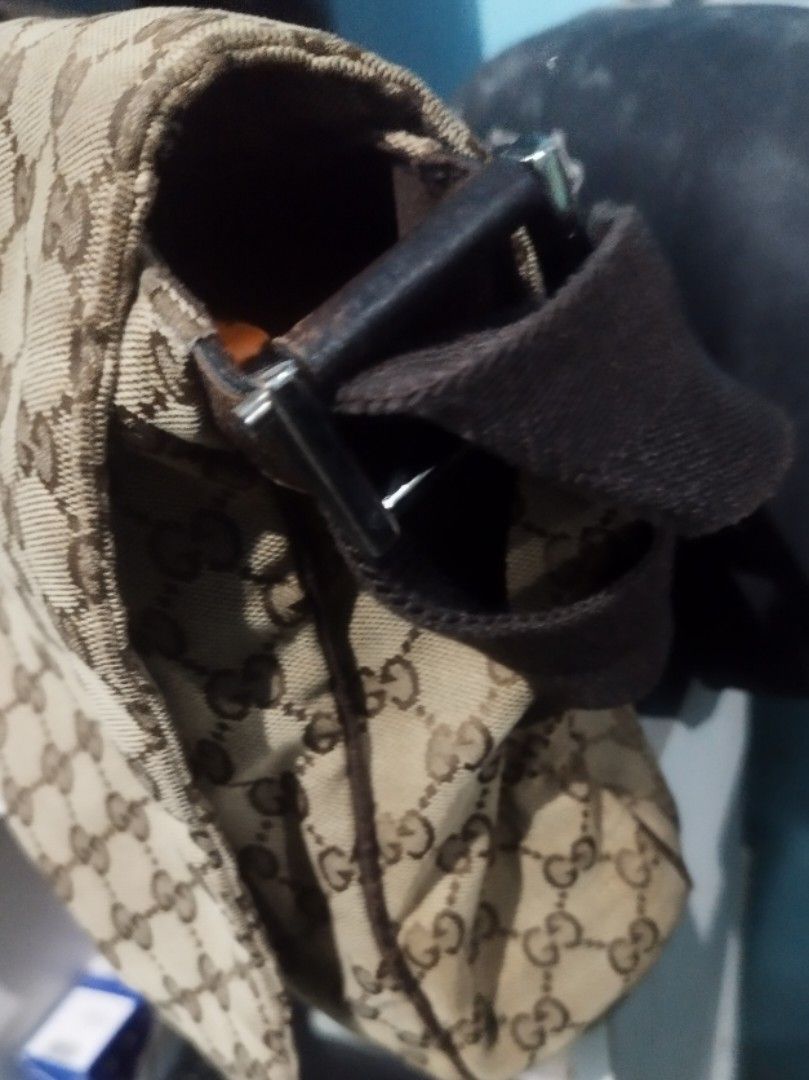 Gucci GG Monogram Messenger Bag (Category: Luxury Bags & Wallets) located in Rizal. Submitted by purplemon117.8 (Listing ID 1462123533, Image 3). Description: niceeeeeee3eeenihpa pa din khut may rubs/runs sa canvass😘.