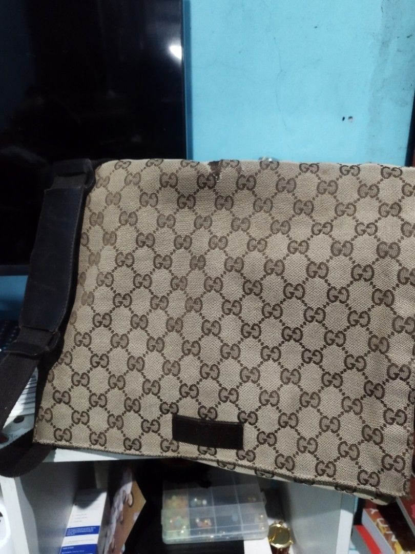 Gucci GG Monogram Messenger Bag (Category: Luxury Bags & Wallets) located in Rizal. Submitted by purplemon117.8 (Listing ID 1462123533, Image 1). Description: niceeeeeee3eeenihpa pa din khut may rubs/runs sa canvass😘.
