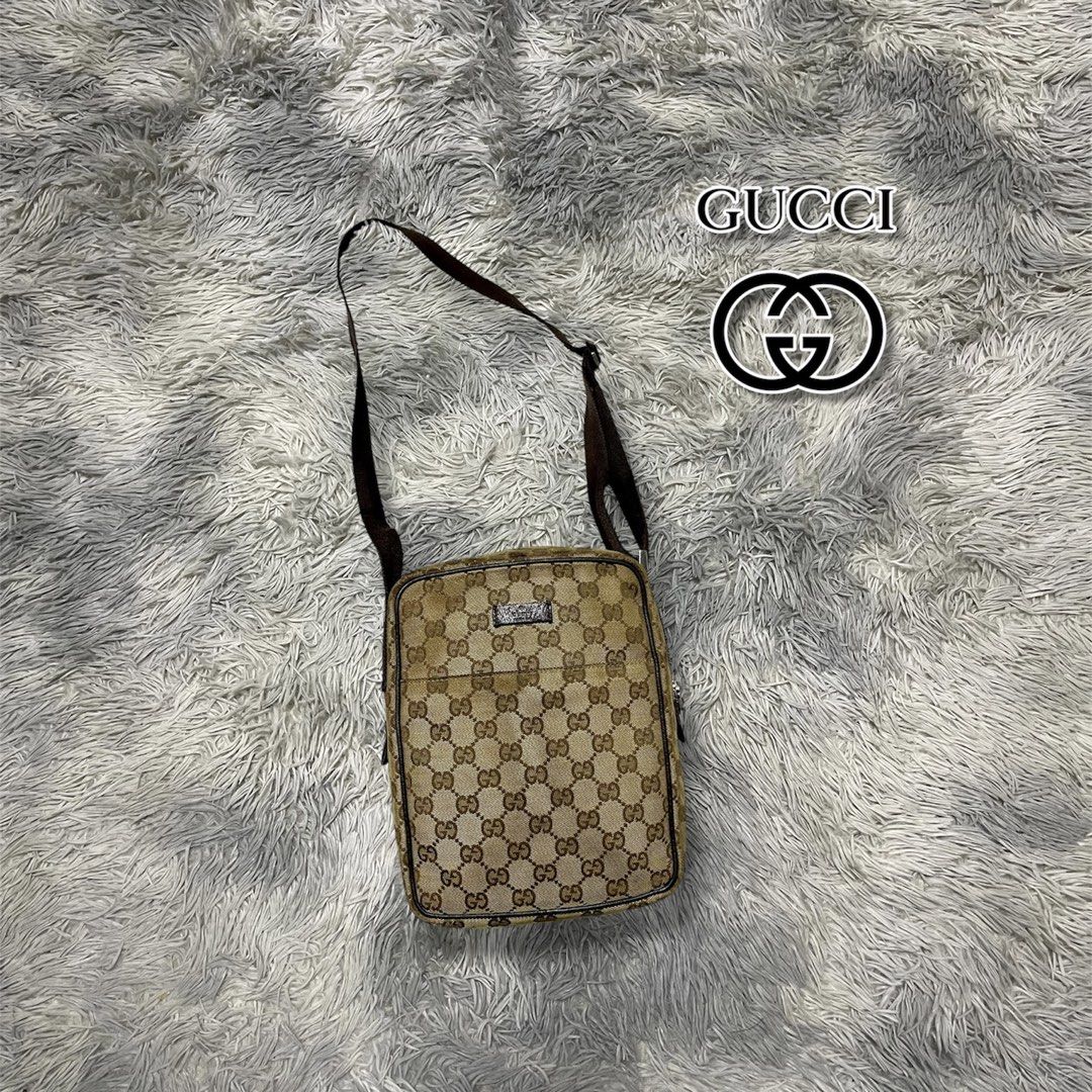GUCCI Monogram Canvas Shoulderbag (Category: Luxury Bags & Wallets) located in Bauang. Submitted by thriftypockets92 (Listing ID 1457854665, Image 1). Description: .