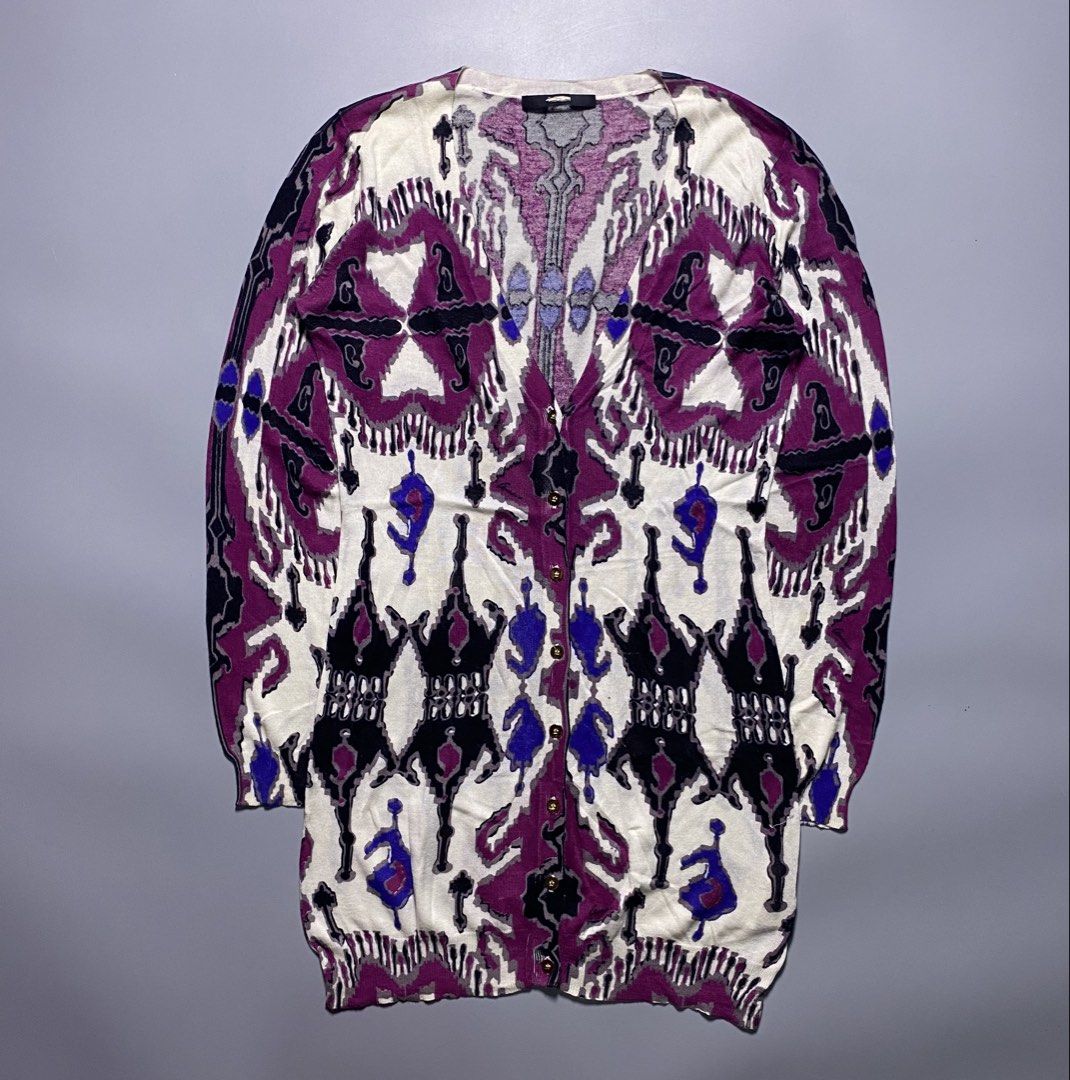 Gucci Psychedelic long knit dress (Category: Activewear) located in Bacolod City. Submitted by quiarakazelxx (Listing ID 1462219444, Image 1). Description: Size: Small to Med Material: Knitted Type: longCardigan/Dress Flaws: Dot Stain •Needwash •Click each picture to appreciate the item Pm for more details📩.