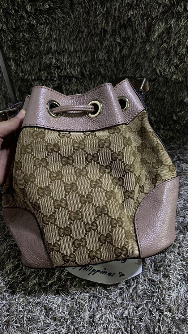 Gucci small bucket (Category: Luxury Bags & Wallets) located in Tagum. Submitted by amarasluxbag (Listing ID 1462136139, Image 3). Description: With sign of use Minimal dirt sa loob at body ,rubs sa leather Super tibay pa nmn .