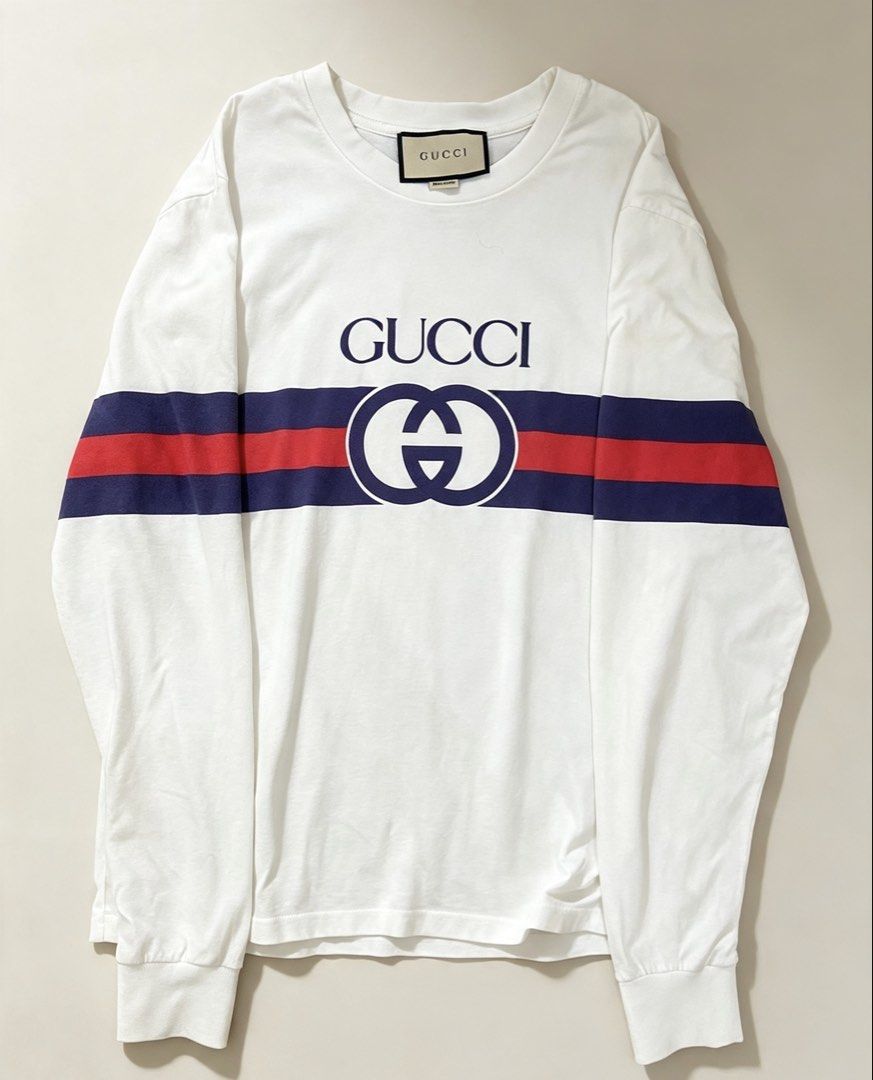 GUCCI SWEATHER (Category: Coats, Jackets and Outerwear) located in Tuguegarao City. Submitted by nero_28 (Listing ID 1462179784, Image 1). Description: Issue mejo fade print Dimes 25/21.