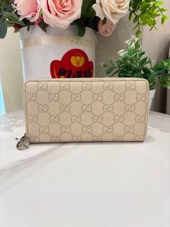 (Category: ) located in . Submitted by luxshare_preloved_ (Listing ID 1462127011, Image 1). Description: .
