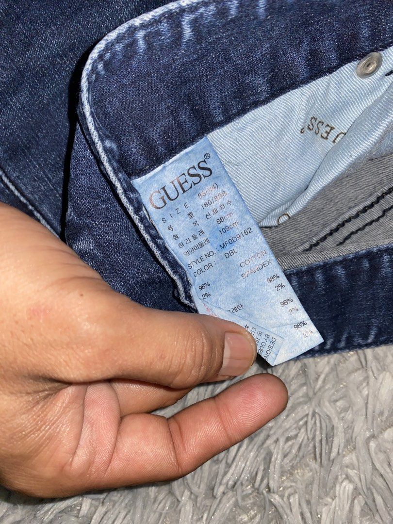 GUESS (Category: Activewear) located in Lantawan. Submitted by alfhadzrie23687 (Listing ID 1462150418, Image 3). Description: GUESS SIZE 34-36 EXCELLENT CONDITION.