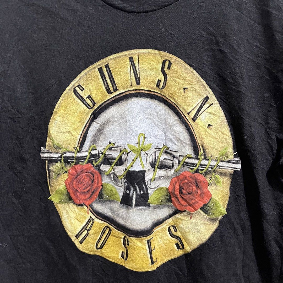 Guns n Roses official merch tee (Category: Tshirts & Polo Shirts ) located in Sipalay. Submitted by trustmeyoullbefine (Listing ID 1462145655, Image 3). Description: Small 18W 26L Good as new No flaws.