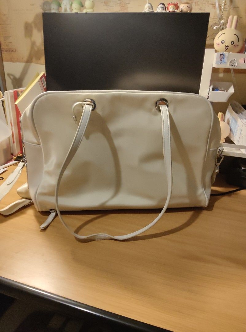 GVN x shape bag (Category: Tote Bags) located in Mandaluyong City. Submitted by dennisells (Listing ID 1462205471, Image 3). Description: .