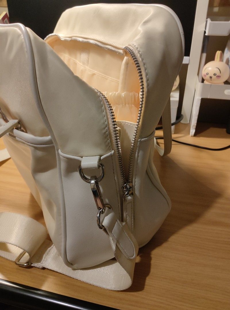 GVN x shape bag (Category: Tote Bags) located in Mandaluyong City. Submitted by dennisells (Listing ID 1462205471, Image 2). Description: .