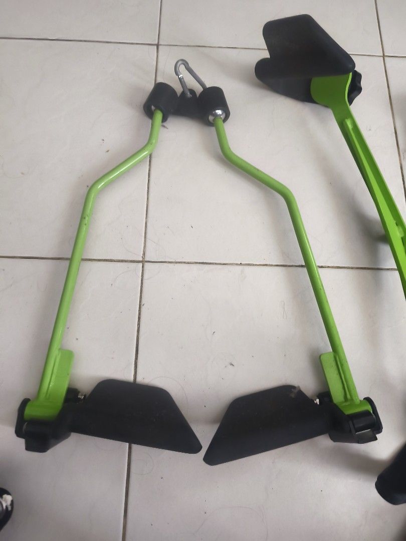 Gym Cable Pull Down Handles ( 4 pcs) (Category: Weights & Dumbbells) located in Muntinlupa City. Submitted by silent_mute (Listing ID 1462062757, Image 3). Description: Gcash/BPI.