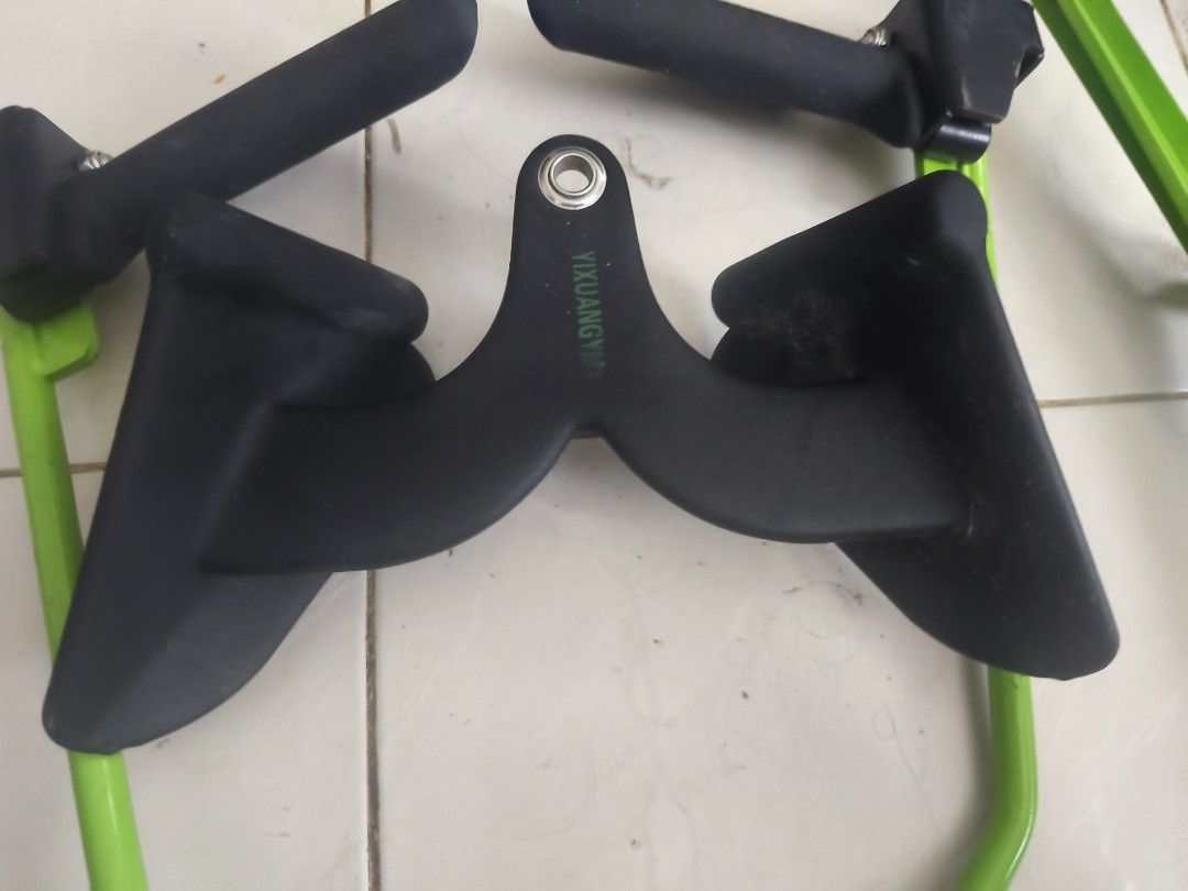Gym Cable Pull Down Handles ( 4 pcs) (Category: Weights & Dumbbells) located in Muntinlupa City. Submitted by silent_mute (Listing ID 1462062757, Image 2). Description: Gcash/BPI.
