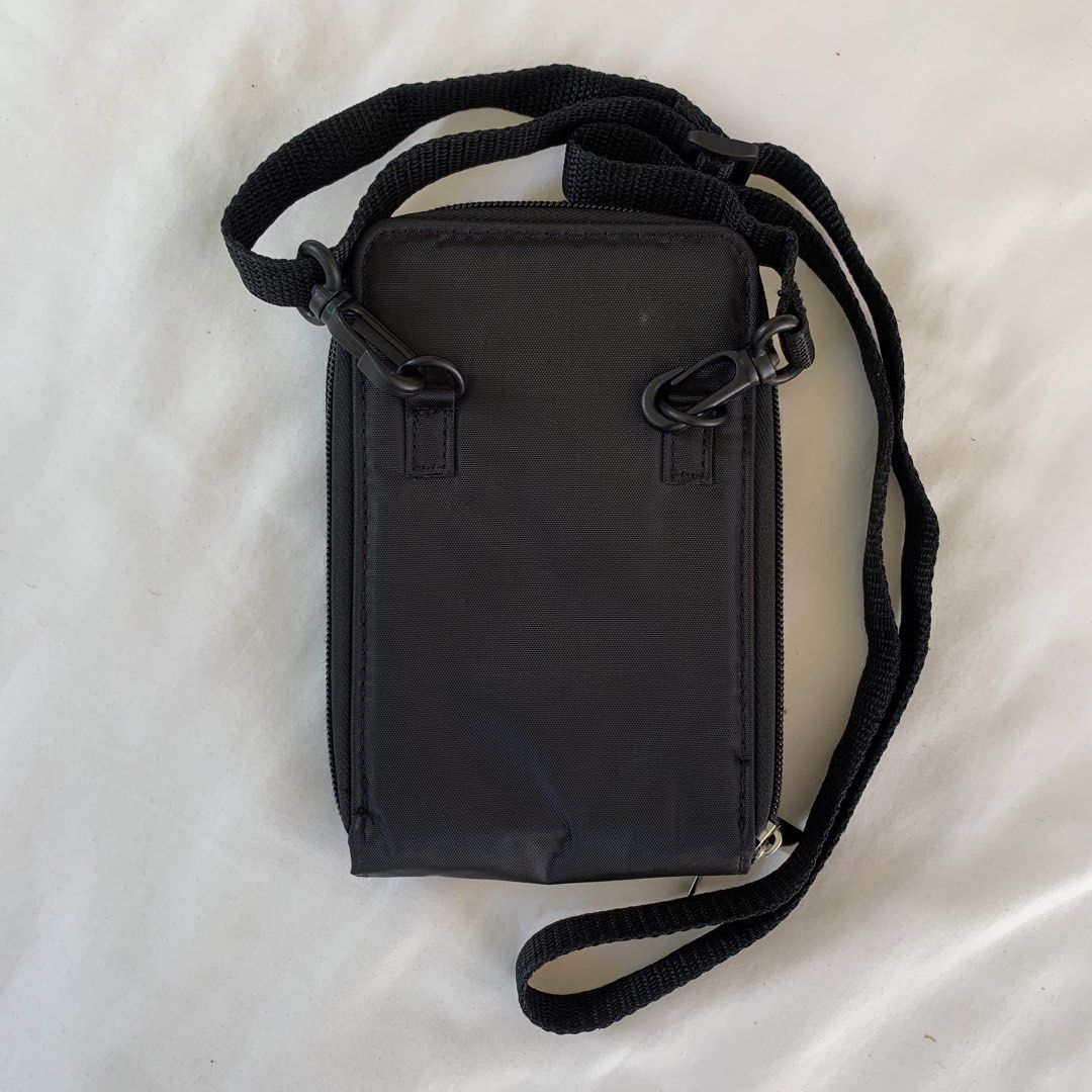 Haglofs Mini Shoulder Bag (Category: Sling Bags) located in Mendez-Nunez. Submitted by anikkoyan (Listing ID 1462095893, Image 2). Description: Haglofs Mini Shoulder Bag Width: 5 Length: 7 - Lightly used 399 + sf .