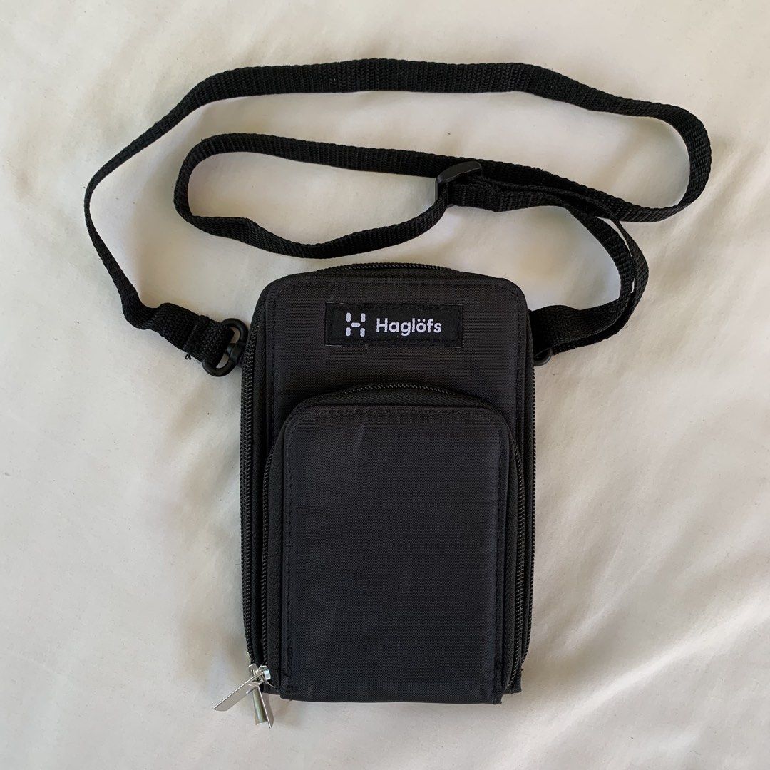 Haglofs Mini Shoulder Bag (Category: Sling Bags) located in Mendez-Nunez. Submitted by anikkoyan (Listing ID 1462095893, Image 1). Description: Haglofs Mini Shoulder Bag Width: 5 Length: 7 - Lightly used 399 + sf .