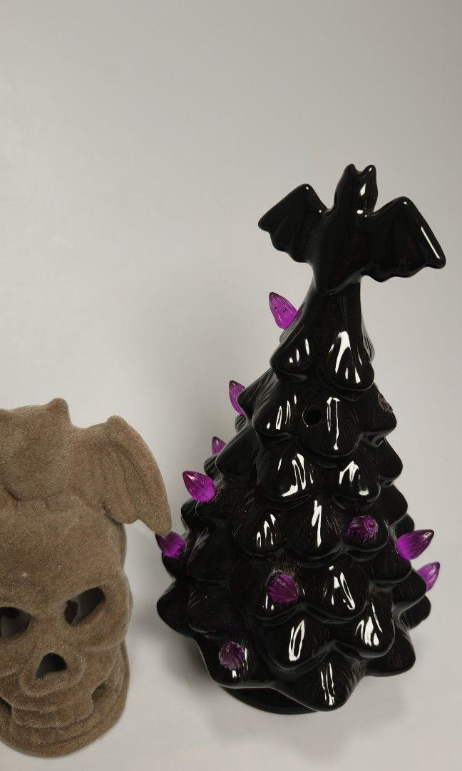 Halloween Decor set (Category: Other Home Decor) located in Cavite. Submitted by phtmt (Listing ID 1462195499, Image 3). Description: These are factory pull-out items, so minor imperfections or flaws may be present. Please manage your expectations..