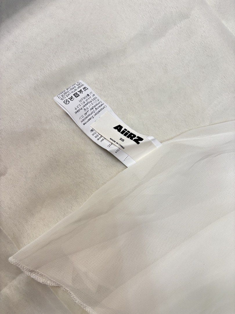 HALTER NECK WATERFALL TOP (Category: Sleeveless) located in Batangas. Submitted by nishiaoui_04 (Listing ID 1462145642, Image 3). Description: Condition: Good condition 📌 No visible major stains or damage 📌 Actual item is shown in the photos 📌 Size Xs - Large 📌 Brand New (never been worn) 📌 From Shein - 💌 Message me for measurements or additional photos! RFS: decluttering / no longer used.