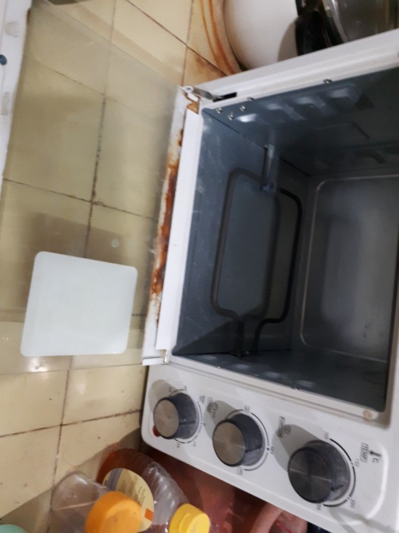Hanabishi electric oven (Category: Other Kitchenware & Tableware) located in Quezon City. Submitted by secretluxuryshop (Listing ID 1462260909, Image 2). Description: .