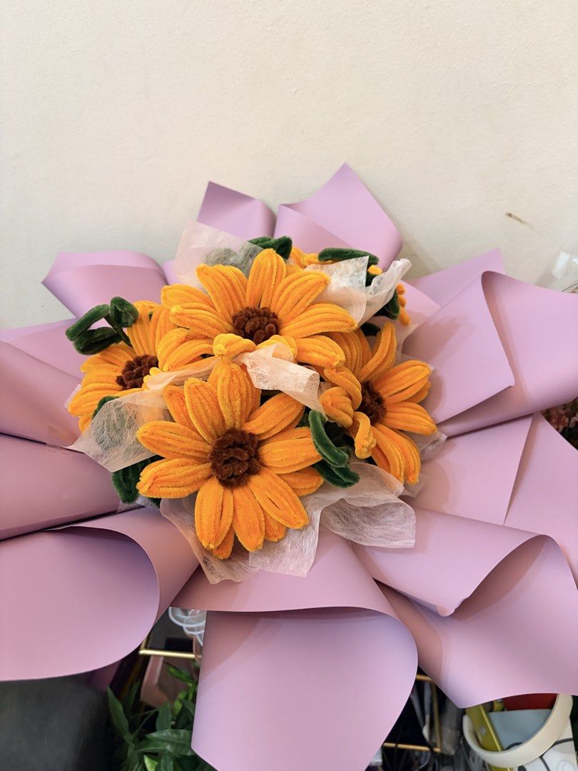 Handmade sunflower bouquet large size (Category: Flowers & Bouquets) located in Mandaluyong City. Submitted by home_box.ae (Listing ID 1462237749, Image 2). Description: .