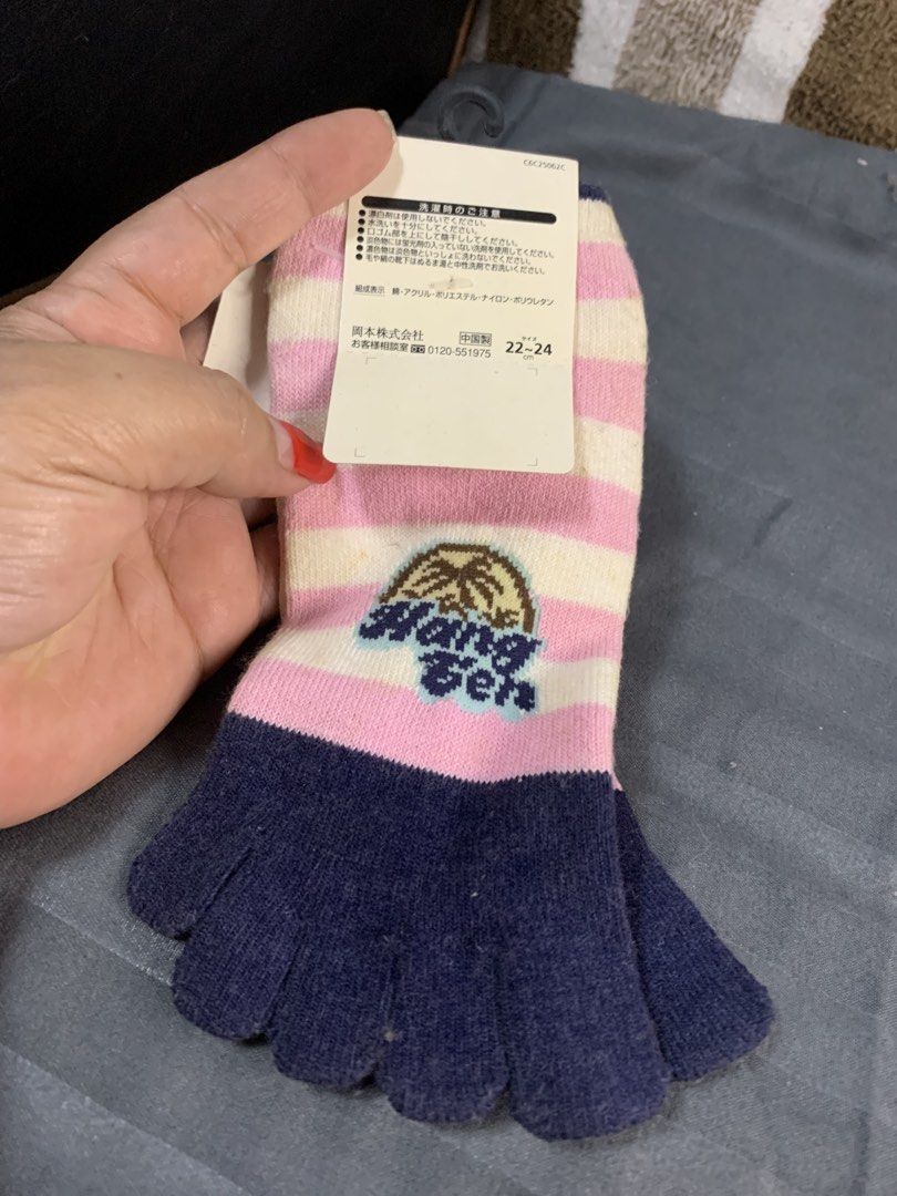Hangten Japan ladies socks (Category: Socks & Tights) located in Cabanatuan. Submitted by mjluxxejapan (Listing ID 1462056530, Image 3). Description: Fixed price bnew pero nadumihan s box.details posted. Cotton makapal quality .