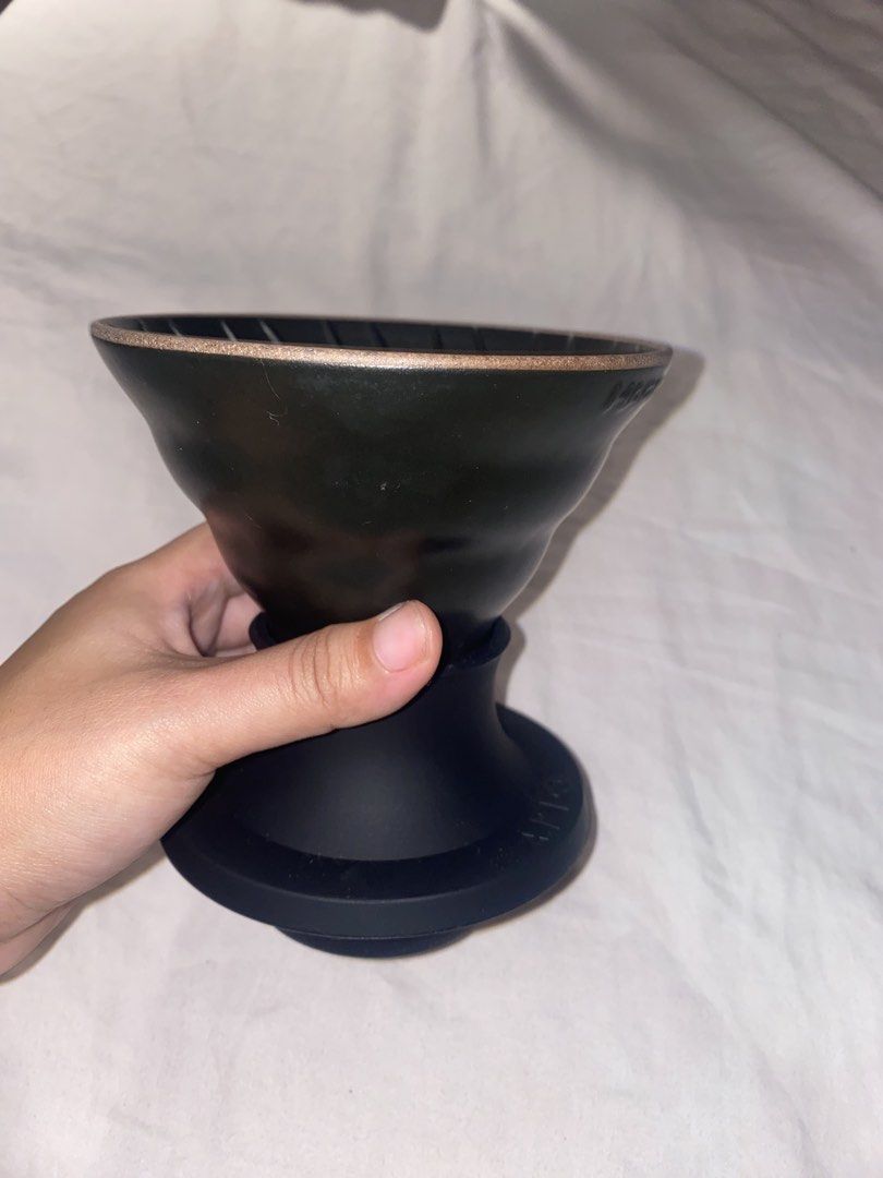 Hario x Lin's Ceramic Purion Immersion Switch Dripper (Category: Coffee & Tea Tableware) located in Taguig. Submitted by jidetogu (Listing ID 1462250290, Image 2). Description: For Sale: Hario x Lin's Ceramic Pour Over Coffee Dripper Originally bought for Php 5,250 Luxurious feel Offers great control during brew Limited Edition Made in Japan RFS: desperately need funds.