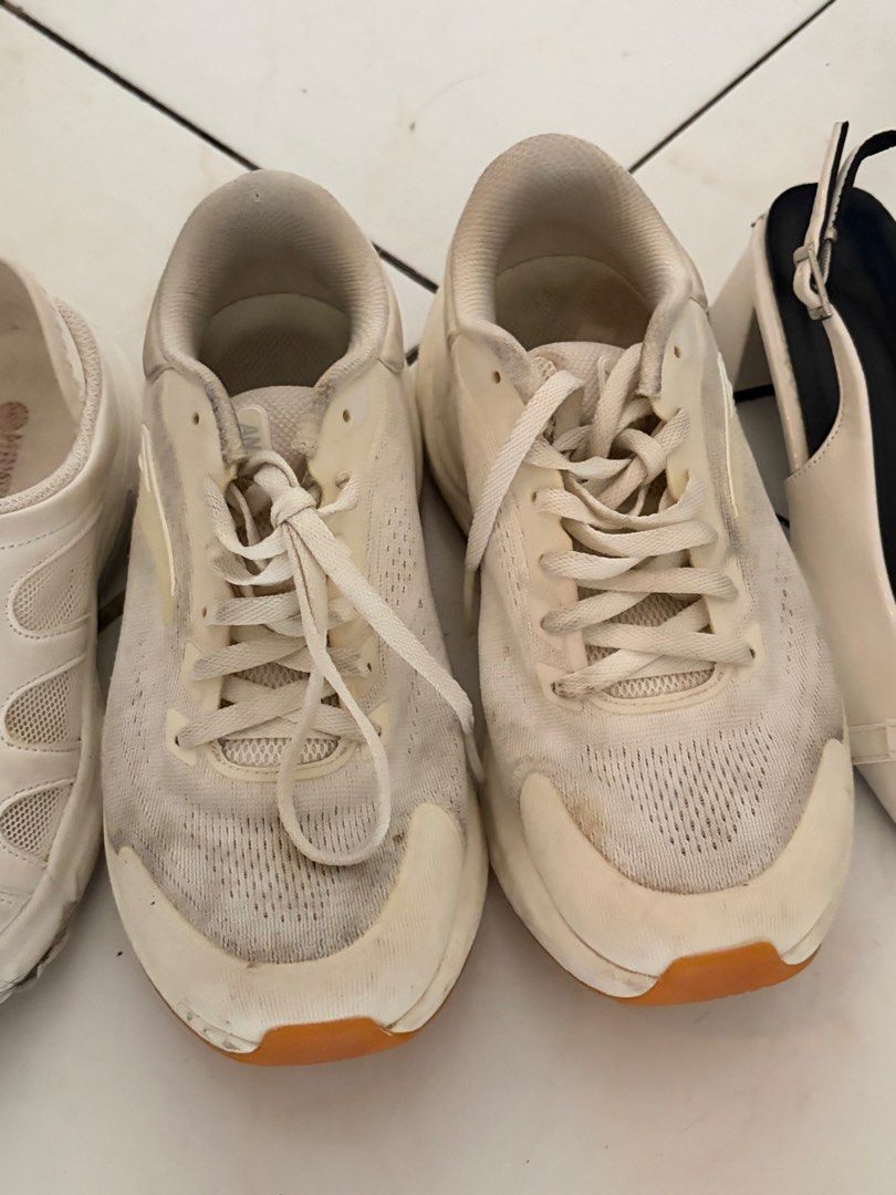 hawkwell, anta pg7, closed-toe heel (Category: Sneakers) located in Manila. Submitted by namis_cart (Listing ID 1462105881, Image 3). Description: Take all for 1000. Nego if sure buy Anta pg7 bought for 3k Hawkwell orig price 1k Needs cleaning lang po.