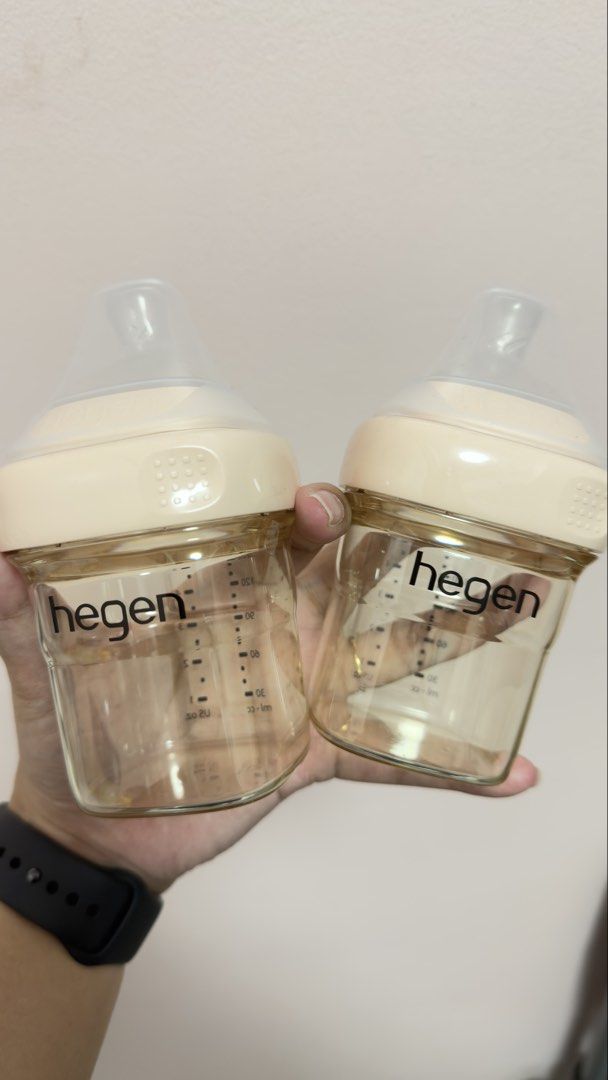 Hegen Baby Bottles (2 pcs) (Category: Breastfeeding & Bottle Feeding) located in Manila. Submitted by charlenejdiocales (Listing ID 1462087011, Image 1). Description: - Set of 2 Hegen baby bottles - Clear bottles with beige collars and teats - Clearly marked measurement indicators on the side - Designed for easy holding and feeding your baby.